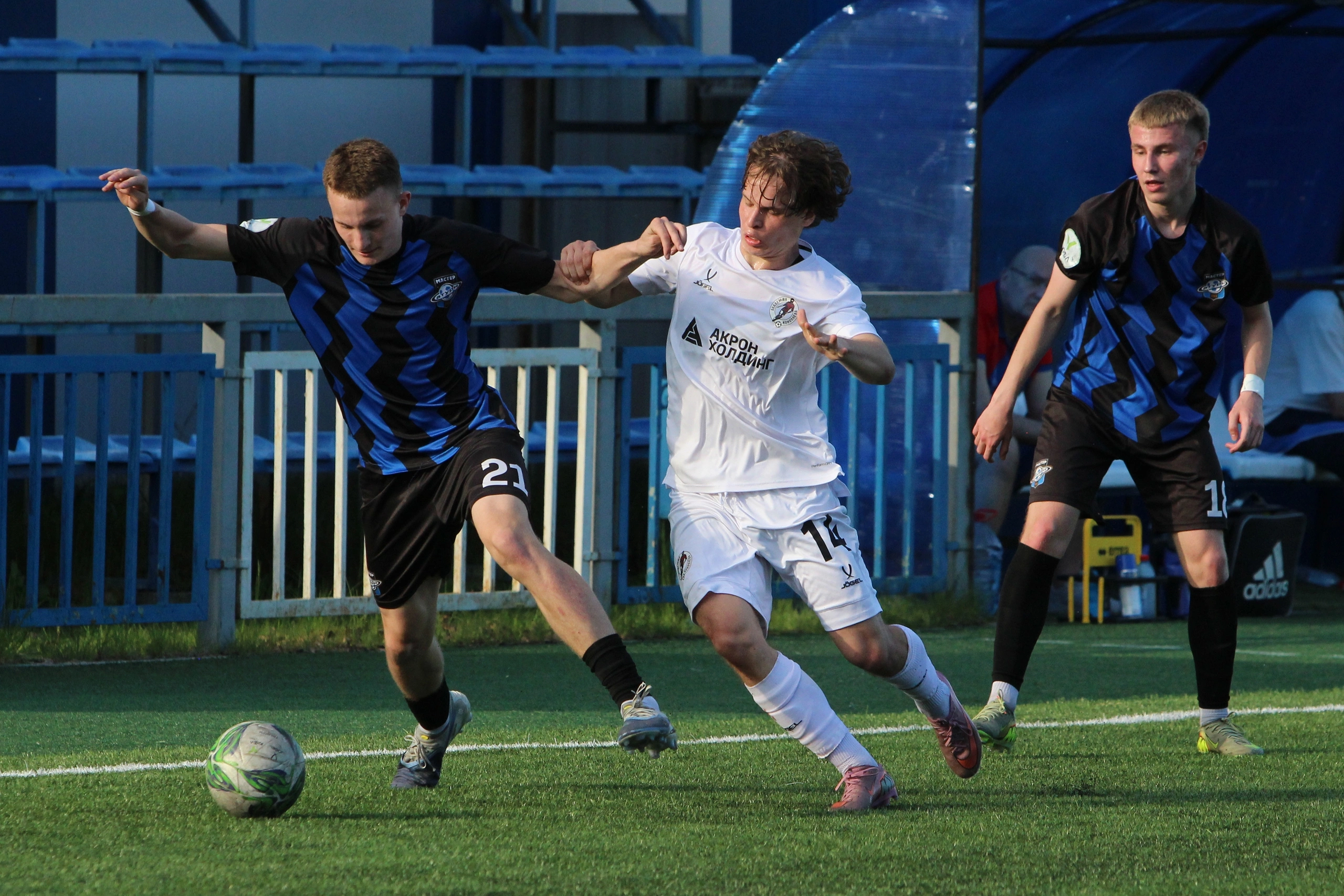 Матчи 10 тура ЮФЛ "Мастер-Сатурн" - "Акрон-Академия им. Коноплёва".
